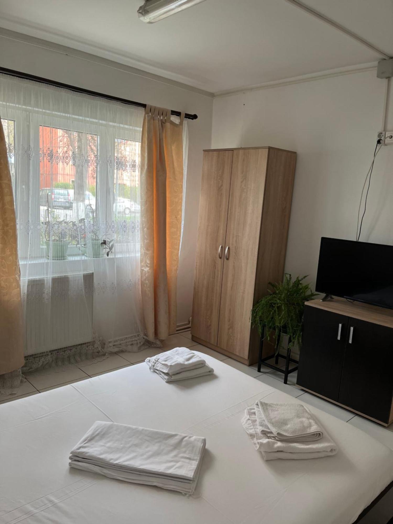 Apartament Octav Deva Ngoại thất bức ảnh